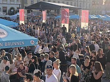 Bamberger Weinfest 2026 startet am Donnerstag - das ist geboten Weinfest auf dem Bamberger Maxplatz