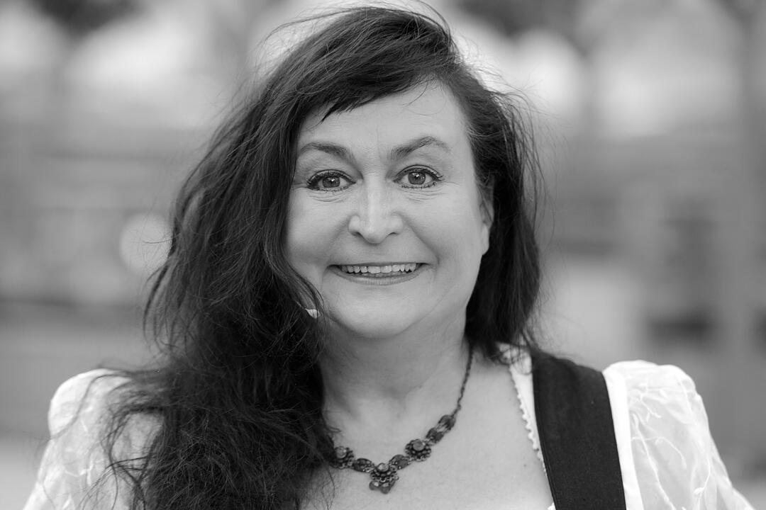 Lizzy Aumeier: 20. Januar 1964-10. Oktober 2024 Lizzy Aumeier: 20. Januar 1964-10. Oktober 2024