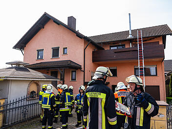 Reundorf: Wohnungsküche brennt vollständig aus - Mehrere Feuerwehren im Einsatz Reundorf: Wohnungsküche brennt vollständig aus - Mehrere Feuerwehren im Einsatz