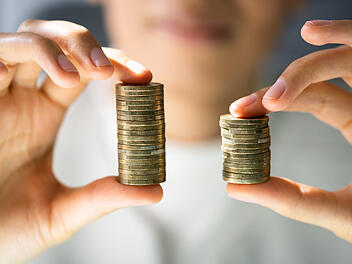 Bruttojahresverdienst: So viel Geld verdiente jeder zweite Deutsche zuletzt Geld, Verdienst, Gehaltsunterschied Männer und Frauen