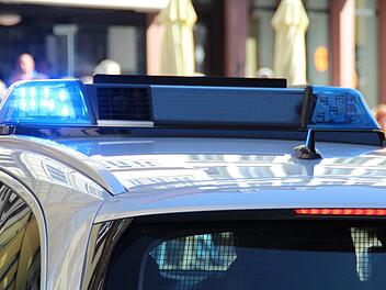 Wollte Mann Mädchen in Auto locken? Polizei vermutet Ortsverwechslung – Vorfall nahe Schule gemeldet Wollte Mann Mädchen in Auto locken? Polizei vermutet Ortsverwechslung – Vorfall nahe Schule gemeldet