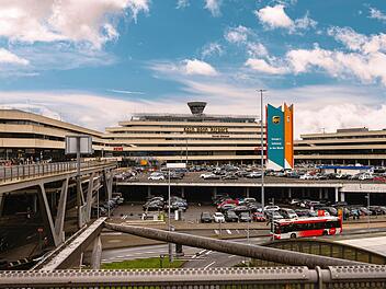 Parken am Flughafen: Enorme Ersparnis durch frühzeitige Online-Buchung möglich - Flughafen Köln-Bonn Parken am Flughafen: Enorme Ersparnis durch frühzeitige Online-Buchung möglich - Flughafen Köln-Bonn