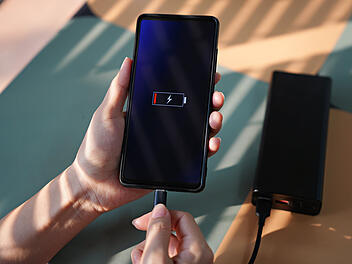 Den Handy-Akku schützen: Fehler, die du unbedingt vermeiden solltest Handy, Leistung, Akku, Laden, Smartphone