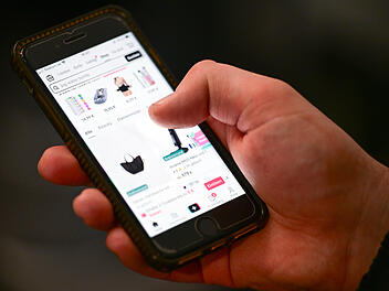 Änderungen im Juni: Tankrabatt-Ende, WM-Regeln, Online-Shopping und Co. Änderungen im Juni: Tankrabatt-Ende, WM-Regeln, Online-Shopping und Co.