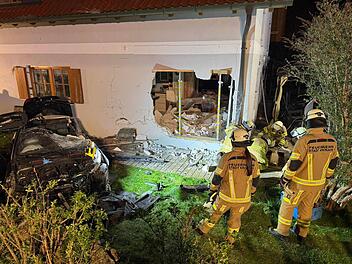 Marktrodach: Nach tödlichem Unfall - Polizei mit Update zu Schwerverletzer (25) Marktrodach: Nach tödlichem Unfall - Polizei mit Update zu Schwerverletzer (25)