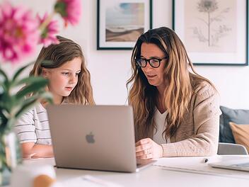 Die Vereinbarkeit von Beruf und Familie wird besser - aber es gibt noch Luft nach oben. Die Vereinbarkeit von Beruf und Familie wird besser - aber es gibt noch Luft nach oben.