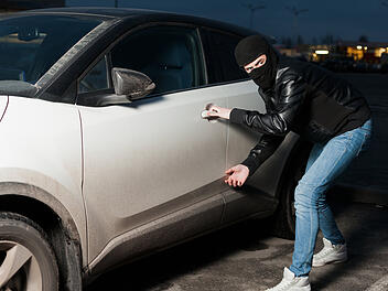 Dieb klaut Auto Dieb klaut Auto