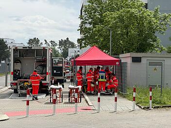 Sieben Verletzte bei Chemieunfall: Dutzende Rettungskräfte im Großeinsatz Sieben Verletzte bei Chemieunfall: Dutzende Rettungskräfte im Großeinsatz