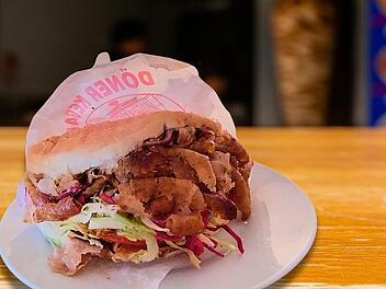 Größere Döner: Mit diesen fünf Sätzen bekommst du mehr Inhalt Döner Kebab Symbolbild