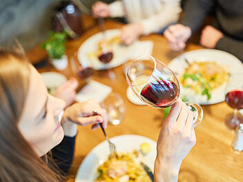 Im Restaurant: Diese Gerichte besser nicht bestellen Restaurant, Essen, Gäste, Tisch