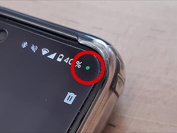 Grüner Punkt am Handy: Das bedeutet er Grüner Punkt am Handy: Das bedeutet er