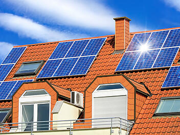 Energy-Sharing steckt noch in den Kinderschuhen. Energy Sharing, Solarstrom, Photovoltaik, Strom teilen, Nachbar