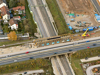 A70 bei Hallstadt: Neue Autobahnbrücke sorgt für monatelange Sperrungen A70 bei Hallstadt: Neue Autobahnbrücke sorgt für monatelange Sperrungen